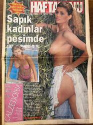 HAFTASONU GAZETESİ DOĞUM GÜNÜ HEDİYESİ - 18 AĞUSTOS 1999 - TAM TAKIM 20 SAYFADIR -Nilüfer Kurt-Yüksel Şengül-Salih Keçeci-Uğur Güneri-Mustafa Doğan-Hakan Ural-Sibel Can-Özlem Uçar-Özlem Gazkova-Yeşim Salkım-Ajda Pekkan-Turhan Yükseler-Ali Eyüboğlu-Ayşegül Aldinç-Teodora-Alifi Sarıoğlu-Mehmet Ali Erbil-Aysun Kayacı-Emre Altuğ-Nurdan Torun-Cem Özer-Nurseli İdiz-Demet Akbağ-Kenan Doğulu-Buket Sayar-İzel-Rumeli Hisarı-Selahattin Özdemir-Eda Akkaya-Seher Dilovan-Funda Güray-Kemal Özatalay-Bülent Ersoy-Neco-Hüseyin Cevahir-Özlem Savaş-Emin Müftüoğlu-Dinçer Azaphan-Metin Şen-Sibel Turnagöl-Şenay Akay-Koral Akıllı-Mehmet Ali Yalçındağ-Deniz Özçelik-Mert Aslan-Orhan Aydın-Okan Bayülgen-Ebru Destan  Sapık kadınlar peşimde-Kenan aşkına-İzel’in önünde sapur supur-Marziye’ye ödül-Sarışınlar bitti sıra esmerde-Hakan Sibel’e rakip oluyor-Zımba gibi bir şarkıcı-Yeşim Ajda’dan daha iyi-Üstünden sonra altını da açtı-Aysun kışa gelin-Nurdan Torun’un yüreği kıpır kıpır-Nurseli ile Demet’in lense ihtiyacı - İdil Koleksiyon