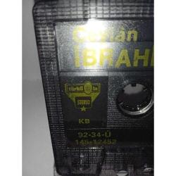 Kaset İbrahim Tatlıses Ceylan albümü. Orijinal, Türküola. Kartoneti yok. Baştan sona dinlendi temiz sorunsuz çalışıyor.