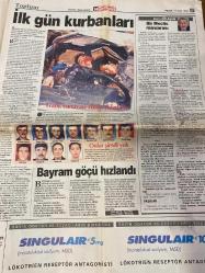 HÜRRİYET GAZETESİ DOĞUM GÜNÜ HEDİYESİ - 17 OCAK 1999 - TAM TAKIM 32 SAYFADIR -Abdullah Öcalan-Haluk Kırcı-Sedat Bucak-Uğur Dündar-Prenses Olga-Murat Bardakçı-Akşener-Oktay Ekşi-Toshack-Cem Yılmaz-Boliç-Fatih Terim-Filip-Emre-Burak-Bayram Aydın-Yalım Erez-Sedat Ergin-Zülfü Livaneli-Nurettin Sözen-Mehmet Moğultay-Ercan Karakaş-Algan Hacaloğlu-Altan Oymen-Cevdet Selvi-Ali Topuz-Hasan Fehmi Güneş-Mehmet Sevigen-Bülent Tanla-Ethem Cankurtaran  İtalya da def etti-Yaptığımız hayvanlıktı-Prenses Olga’nın Türkiye’ye vedası-Tita artık yok-Uzun tatilde ilk gün 26 kurban-Kombassan’dan ABD’de zincir-Cep telefonunda süper evlilik-Bacak ağrıları için yeni ilaç-Celile ‘açlık grevinde’-Kırık notlu öğrenciler okulu talan etti-Fenerbahçe’nin Derwall’i olacağım-Toshack’tan birlik çağrısı-Fener’i Boliç güldürdü-Terim içini döktü-Filip: Hedefim Real Madrid-Antalya Hakan için devrede-1 Şubat’ta lider-CHP’de sıra yarışı-Tantan niye piyano çalmıyor?-Parasız yaşamak pahalı-Kaynanatör-Akıl adası