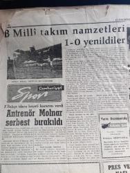 Cumhuriyet Gazetesi - 24 Haziran 1959 - Güneş Işınları Kanser Yapıyor fotoğraf - OECE Heyeti İle Ankara'da Dün 7 Saat Süren 2 Toplantı Yapıldı - NATO Genel Sekreteri Spaak Dün Adnan Menderes'le Görüştü - Heykeltıraşlarımızdan Nijad Sirel Dün Hazin Bir Törenle Toprağa Verildi fotoğraf - İsmet İnönü Demokrat Parti Ocak Başkanını Dava Ediyor - Irak Ordusu Kuvvetleniyor - Alaşehir Hava Alanı Dün Törenle Açıldı - Brezilya'dan 500 Bin Kilo Kahve Geliyor - Mükerrem Sarol Sanayi Bankası İdare Meclisi Başkanlığına Seçildi - Küba'daki İhtilalin İç Yüzü Viva Castro Yazı Dizisi - Kurtlar Ulurken Yazan Alix Andre Yazı Dizisi  - Uluç Ali Yazan Halikarnas Balıkçısı Yazı Dizisi - Yeni Keşif Ve İcadlar - Moda 1960 Kadını - Kabotaj Bayramı Hazırlıkları - B Milli Takım Namzetleri 1 0 Yenildiler - Fenerbahçe Antrenörü Molnar Serbest Bırakıldı - Basın Kupası - İstanbul Yelken Ajanı Orhan Saka Tekzibi Tekzib Etti - Afşaroğlu Halı Yıkama Fabrikası  - Akbaba dergisi