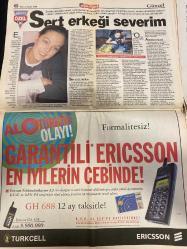 HÜRRİYET GAZETESİ DOĞUM GÜNÜ HEDİYESİ - 3 KASIM 1998 - 38 SAYFADIR -Metin Kaplan-Çiller-Oktay Ekşi-Levent Kırca-Toshack-Bebeto-Hugo Sanchez-Mehmet Yener Susoy-Sinan Özbağkan-Ebru Gündeş-Amokachi-Serdar Uluer-Yılmaz-İlhami Kaplan-Hugo Sanchez-Hüseyin Okocza-Nevzat Saygılıoğlu-Mümtaz Soysal-Çiğdem Toker-Temizel-Hülya Ağansoy-Tevfik Ağansoy-Yurdanur Serhat-Vedat Aydın-Haldun Sevel  Haini istiyoruz-Çiller komisyonu bugün toplanıyor-Kayıda giren para 25 milyar dolar-Bakana ayıp-Bir arpa boyu yol aldık-Yeşili hamamda görmüşler-Kırca Ankara’da omuzlara alındı-Baştan çıkaran dergi bayilerde-Bebeto bile bekledi-Tekrar istiyoruz-Amokachi 1 ay yok-Türkiye çok güzeldi-Sert erkeği severim-Ben güzel değilim-25 milyar dolar kayda girdi-Türkiye karaparada ikinci sınava giriyor-Temizel: Her şeye karapara diyemeyiz-ABD: Bakü-Ceyhan ağırlık kazandı-Susurluk: Geride kalan kadınlar-Katli kabir komşusu-Öldürmemek elinde değildi  Karikatür-çizer isimleri: Ustura Kemal-Bin Yaşasın Gazi Paşa-Haldun Sevel