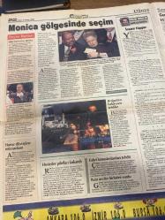 HÜRRİYET GAZETESİ DOĞUM GÜNÜ HEDİYESİ - 3 KASIM 1998 - 38 SAYFADIR -Metin Kaplan-Çiller-Oktay Ekşi-Levent Kırca-Toshack-Bebeto-Hugo Sanchez-Mehmet Yener Susoy-Sinan Özbağkan-Ebru Gündeş-Amokachi-Serdar Uluer-Yılmaz-İlhami Kaplan-Hugo Sanchez-Hüseyin Okocza-Nevzat Saygılıoğlu-Mümtaz Soysal-Çiğdem Toker-Temizel-Hülya Ağansoy-Tevfik Ağansoy-Yurdanur Serhat-Vedat Aydın-Haldun Sevel  Haini istiyoruz-Çiller komisyonu bugün toplanıyor-Kayıda giren para 25 milyar dolar-Bakana ayıp-Bir arpa boyu yol aldık-Yeşili hamamda görmüşler-Kırca Ankara’da omuzlara alındı-Baştan çıkaran dergi bayilerde-Bebeto bile bekledi-Tekrar istiyoruz-Amokachi 1 ay yok-Türkiye çok güzeldi-Sert erkeği severim-Ben güzel değilim-25 milyar dolar kayda girdi-Türkiye karaparada ikinci sınava giriyor-Temizel: Her şeye karapara diyemeyiz-ABD: Bakü-Ceyhan ağırlık kazandı-Susurluk: Geride kalan kadınlar-Katli kabir komşusu-Öldürmemek elinde değildi  Karikatür-çizer isimleri: Ustura Kemal-Bin Yaşasın Gazi Paşa-Haldun Sevel