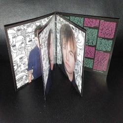 Cd Maroon 5, overexposed albümü. Orijinal. Dinlemeyi etkilemeyen çizikler var. Sorunsuz çalışıyor.