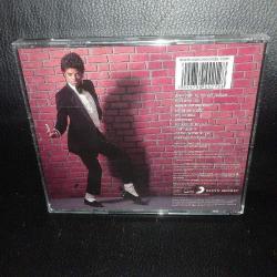 CD Michael Jackson Off the wall special edition albümü. Orijinal. Avrupa baskı, çok temiz, koleksiyonluk