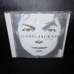 CD Michael Jackson invincible albümü. Orijinal. Avrupa baskı, çok temiz, koleksiyonluk