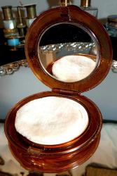 VINTAGE ÜZERİ MİNELİ TAŞ DETAYLI PUDRİYER