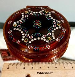 VINTAGE ÜZERİ MİNELİ TAŞ DETAYLI PUDRİYER