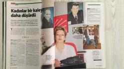 TEMPO – SAYI 438 – 2–8 NİSAN 1998 – 156 SAYFA – FETHULLAH GÜLEN PAPA’NIN GİZLİ KARDİNALİ Mİ? – ENVER ALTAYLI: “MİT’TE ÇALIŞTIM, CIA İLE TANIŞTIM” – STRESTEN GRİBE AÇIK KAPATAN MULTİVİTAMİNLER – BEDAVA BESLENME-DİYET ANSİKLOPEDİSİ – MAKARNA SAKİNLEŞTİRİR, CEVİZ ATEŞLENDİRİR: AFRODİZYAKLARIN TARİHİ – MELİH GÖKÇEK VE HEYKEL KRİZİ: “KENDİ YÜZÜNE TÜKÜRMÜŞTÜR” – GÜMÜŞHANE’DE CHP BAŞKANLIĞINA BİR KADIN: SEVİL DÜLGEROĞLU – “68 MAYIS” BİR HİLE MİYDİ? JACQUES JULLIARD’DAN YORUMLAR – YEŞİM SALKIM’IN ROLLERİ: AYŞEGÜL’ÜN DÖNÜŞÜ – ALİ SAMİ ARLI: TEM KATLİAMI MAĞDURU – ÇUVALLA-VAGONLA YOLSUZLUK TARTIŞMASI – TÜRKİYE’NİN EN BAŞARILI SPORU: VOLEYBOL – AHMET GÜLÜM’LE VOLEYBOLUN YÜKSELİŞİ ÜZERİNE SÖYLEŞİ – EN İYİ YERLİ FUTBOLCU KİM? – DNA MUCİZESİ KISIRLIĞA ÇARE OLUYOR – BRAD PITT’İN TİBET MACERASI – ORHAN GENCEBAY’DAN REGGAE VE FUNK YORUMLARI – VAKKO’DAN İLKBAHAR-YAZ DEFİLESİ – DEDİKODULU MEYHANE’DEN ETİLER GECELERİNE RENK – TEST: İDEAL EŞİNİZ KİM OLMALI? – HER HAFTA: ESRA’NIN ON SORUSU, OLAYLAR VE ŞEYL