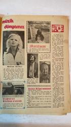 SAMANYOLU ELBİSE PATRON İLAVELİ MECMUA DERGİ - 14 MART 1974 — SAYI: 115 JOLE - MARIO UBERTI - MARILU - ARZU OKAY - SEYHAN KARABAY - FATMA GİRİK - TAMER YİĞİT - FIGEN HAN - SELMA GÜNERİ - TARIK AKAN - İLHAN İREM - FUNDA ANAPA - ERTAN ANAPA - ASU MARALMAN - YAVUZ ÖZIŞIK - FECRİ EBCİOĞLU - ESİN AFŞAR - ŞANAR YURDATAPAN - ALPAY - TANJU OKAN - SALİM DÜNDAR - ERGUN ÖZER - BARIŞ MANÇO - ALL KOCATEPE - ERKUT TAÇKIN - VURAL JALE - TEO - AYTEN ALPMAN - CEM KARACA - LALE BELKİS - BANU - M. ALPAGUT - ZAFER DİLEK - NİLÜFER - NINO VARON - JENNI HASON - TIMUR SELÇUK KORKYW-DAKİKALAR - SİNEMA SİNEMA SİNEMA - YURT TURNESİ - NİKAH HAZIRLIĞI - TÜRK FİLMLER HAFTASI - RULETTE KAZANÇ - BOS VER ARKADAŞ - SİNEMA DÖNÜŞÜ - SİRKÜLASYON PLAĞI - SİRİBOM SİRİBOM - TURNEYE HAZIRLIK - ANADOLU TURNESİ - TV PROGRAMI - BUNLARI BİLİYOR MUSUNUZ - SOLO PLAK - DANS PROGRAMI - MÜZİĞE VEDA - ALTIN PLAK - KONSER ANLAŞMASI - TOPLULUK DAĞILMASI - YENİ PLAK - PİYASAYA DÖNÜŞ - LİSTE BAŞI - EVLİLİK - SANAT YILI PROGRAMI - 36 SAYFA