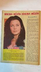 SAMANYOLU ELBİSE PATRON İLAVELİ MECMUA DERGİ - 8 OCAK 1976 — SAYI: 210 FATMA GİRİK - AUF YILMAZ - HALİT REFİĞ - ISKENDER DOĞAN - SEMİHA YANKI - HANS - ŞENAY - SEYYAL TANER - GÜZİN - BAHA - FÜSUN ÖNAL - NİLÜFER - RIZA SİLAHLI - FİKRET HAKAN - KAYA EREREZ - MERAL ORHONSAY - NEBAHAT ÇEHRE - YAVUZ DEMİR - İRFAN ÜNAL - SONIA VIVIANI - KIM REY - SHIRLEY KORIGAN - BARBARA - GIULIANO - ANDREA - NICOLA - FULVIA SİNEMA MÜZİK - YENİ YILA UMUTLU GİRİŞ - MÜZİKAL KOMEDİLER - AVRUPA GEZİSİ - PLAK YETERSİZLİĞİ - GİZLİ NİŞAN - SAHNE ELBİSELERİ - YURTDIŞI DAVETİ - SAHNE TEKLİFİ REDDİ - LP İSMİ - EVLİLİK KARARI - YAPIMCILIĞA GEÇİŞ - FİLM BAŞLANGICI - NİKÂH HAZIRLIĞI - YABANCI OYUNCU TUTKUSU - MODERN GİYSİLER - BENİ BIRAKMA - VİLLA ZİYARETİ - AMELİYAT HABERİ - GARANTİ TEKLİFİ - KESKİN BAKIŞLAR - KANSER ARAŞTIRMASı - 36 SAYFA