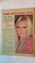 SAMANYOLU ELBİSE PATRON İLAVELİ MECMUA DERGİ - 21 AĞUSTOS 1975 — SAYI: 190 AJDA PEKKAN - ÜLKÜ ÜLKER - PELİN CEYLAN - AHU DOĞAN - GÖNÜL TANSEL - FATOŞ BALKIR - NECO - ŞENAY - ASU MARALMAN - ERTAN ANAPA - EROL EVGİN - MELİKE DEMİRAĞ - FÜSUN ÖNAL - İLHAN İREM - ENGİN EVİN - ESLMERAY - SEYHAN KARABAY - GARDAŞLAR - İSKENDER DOĞAN - GÜZİN-BAHA - RIZA BİNBOĞA - TÜLAY - ERKUT TAÇKIN - KAMURAN AKKOR - VASFİ UÇAROĞLU - YELİZ - GÖKBEN - MÜŞERREF TECZAN AVRUPA YOLCUSU - YEŞİLÇAM VAMPLARI - YURTDIŞI KONSERLERİ - ASKERİ BİRLİK KONSERLERİ - BAYRAMOĞLU ŞENLİĞİ - LP ÇALIŞMASI - TURNE DEĞİŞİKLİĞİ - PROFESYONEL KARAR - GÖNÜL BAĞLANTISI YALANLAMASI - GİZLİ NİŞAN SÖYLENTİSİ - PLAK ÖNCELİĞİ - YEŞİLÇAM KRİZİ - YARINLAR - GERMANA VE İVO - TATİL VE DONDURMA SAHNESİ - BAŞAK BURCU YILLIK YORUMU - VENÜS ETKİSİ - TATLI KONUŞMA - AŞK VE CAZİBE - VENÜS GERİ DÖNÜŞÜ - BOLLUK DÖNEMİ - SATÜRN DİSİPLİNİ - İÇSEL YOLCULUK - HATALARDAN DERS - İKİZLER BURCU KİŞİLİĞİ - ZEKÂ VE CAZİBE - GİYİM VE BEDEN DİLİ - MERKÜRİ - 36 SAYFA