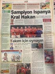 MİLLİYET GAZETESİ DOĞUM GÜNÜ HEDİYESİ - 10 HAZİRAN 2000 -TAM TAKIM 36 SAYFADIR  -Levent Kırca-Oya Başar-Yalçın Doğan-Güneri Cıvaoğlu-Mine G. Kırıkkanat-Hasan Cemal-Semra Karabaşoğlu-Bayram Meral-Tansu Çiller-Hüsamettin Cindoruk-Recai Kutan-Hüsrev Doğan-Halil Özer-Bilal Meşe-Togay Bayatlı-Mesut Yavuz-Alen Shearer-Hüseyin Bayraktar-Murat Demirel-Belgin Doruk-Eylem Türk Onurlu 50 Yıl-Memura ek zam-Bırakın diye vermedik!-Boşandılar-Şimdi futbol zamanı-Yürekler hoplayacak-Şampiyon İspanya Kral Hakan-Takım için oynayın-Oya’yı hâlâ seviyorum-Krizi gördük Egebank’ı sattık-Sami Kohen-Taki Berberakis-Zafer Arapkirli-Tariq Yilmaz-Cenk Başlamış-Doğan Heper-Tolga Şardan-Sadettin Tantan-Yusuf Karakuş-Abdülhamit Çelik-Gökçer Tahincioğlu-Mustafa Bacak Ateşe suikastını 17 Kasım üstlendi-Türkiye’yi hedef aldılar-Tetikçiler PKK’lı-Olimpiyat oyunları tehlikede-Yunanistan AB’nin Ortadoğusu-Ecevit Barak’a söz vermedi-Putin Kim’e gidiyor-Bölgesel rol böyle mi oynanır-Film gibi soygun-Önüne gelen konuşuyor-İs