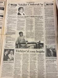 MİLLİYET GAZETESİ DOĞUM GÜNÜ HEDİYESİ - 18 NİSAN 1993 -TAM TAKIM 28 SAYFADIR - CUMHURBAŞKANI TURGUT ÖZALI KAYBETTİK -Turgut Özal-Semra Özal-Süleyman Demirel-Altan Öymen-Atilla Gökçe-Şenes Erzik-Süleyman Seba-Alp Yalman-Metin Aşık-Yavuz Donat-Yalçın Doğan-Melih Aşık-Ercan Akyol-Şükrü Elekdağ-Owen Cumhurbaşkanı Turgut Özal’ı kaybettik-Türkiye sağolsun-5 gün ulusal yas-Yoruldum-Şimdi ne olacak?-Sporun kalbi durdu-Tüm müsabakalar iptal edildi-Kupa öksüz kaldı-G.Saray’da af yok-Norveç’te iki fire-Vekalet Cindoruk’ta-En kısa süreli Cumhurbaşkanı-Türkiye’yi yasa boğdu-4 büyük ameliyat-Özal’ın ardından-Devlette bir ömür-Yunanistan gemi azıya aldı-Srebrenica ölümü yaşıyor-Fuzuli yine tehlikede-Boşnaklara Irak modeli-Zeynep Oral-Ali Sirmen-Cicciolina-Erkan Avlar-Canan Barlas-Tamer Heper-Bülend Kırmacı-Turgut Özal-Semra Özal Her ödül verildiğinde şaşırıyorum-Temiz toplum ve Türkiye-Annem çiçek gibiydi-Düşünenlerin düşüncesi-Söz okurun-Avukatınız-Yazılı olmayan yeni kurallar-Özal’ı kaybettik-Türk