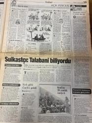 MİLLİYET GAZETESİ DOĞUM GÜNÜ HEDİYESİ - 15 AĞUSTOS 1999 -TAM TAKIM 32 SAYFADIR - Yağmur Duman-Güneri Cıvaoğlu-Ecevit-Erbakan-Erol Yarar-Orhan Koloğlu-Gürcan Bilgiç-Rıdvan Dilmen-Vedat Vatansever-Togay Bayatlı-Lefter-Murat Yakın-Aygün-Boluğ-Gürcan Coşar-Rahim Zafer-Kartal Yiğit-Daum-Fikret Bila-Ercüment İşleyen-Doğan Heper-Melih Aşık-Yalçın Doğan-Talabani-Rızai Okyay-Tolga Şardan-Koh-Carlin-Recep Uzun  Zehir ağı-Suikastçının itirafı-Bedri Bodrum’da-Gözyaşı okul oldu-Güneş ve Ay sevişmesi-Önce Kuran-Sonra tenis-Etek kavgası-Senin dilini koparırım-Putin’e şeriat yargısı-İsveç’te Türk imzası-Şaire alkış çiçek-Ecevit Erbakan hayal görüyor-Borsaya yabancı neşesi geldi-ÖSS sahtekârları-Fener söndü-Karadeniz’de fırtına-Ostenstad’a takip-Tribünde kavga-Karaborsa önlemi-Aygün sürprizi-Rıdvan Dilmen teşhisi koydu-Forvet sıkıntısı çekiyoruz-Seba güven aşıladı-2. Lig’de start günü-Uyuşturucu ağı-Meraklının cezası ölüm-Sokak timleri aman vermiyor-Bir ayda 4 bin 23 kaçağa gözaltı-10 trilyonluk uyuştu