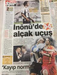 MİLLİYET GAZETESİ DOĞUM GÜNÜ HEDİYESİ - 2 EYLÜL 2007 -TAM TAKIM 30 SAYFADIR -Hakan Kırkoğlu-Abdullah Gül-Şükran Pakkan-Hikmet Çetin-Ahmet Necdet Sezer-Haluk Ulusoy-Recep Akdağ-Mehmet Demirkol-Gökhan Zan-Cengiz Malgir-Ertuğrul Sağlam-Tolunay Kafkas-Serdar Sarıdağ-Aziz Yıldırım-Erhan Telli-Linderoth-Feldkamp-Ayhan-Hakan Şükür-Sinan Aygün-Güngör Uras-Mehmet Ali Şahin-Arzu Çetink-Mehmet Akif Ersin-Yavuz Yılmaz-Mehmet Akif Ersin-Serpil Yılmaz-Aytaç Yalman-Aydın Doğan-Selami Özel-Beste Önkol  Enkazdan çıkan kadın zaferi-Özkök çiftinin İnebolu hatırası-Malezya hızla şeriata kayıyor-ABD’ye ikinci ordu kuruluyor-İstanbul’da halat kazası-‘Soykırım’ tazminatı sürprizi-Hekimsiz aile kalmayacak-253 yılda 433 milyar dolar faize gitti-İnönü’de 0-0 alçak uçuş-Kayıp normal-Dünyaya açılacak tek kulübüz-Altı eksikle gittiler-Nonda yedek güç-Linderoth müjdesi-Kocaeli kendine geldi-Liverpool gol yağdırdı-Tuncay Şanlı 6 dakika oynadı-Milli Takım toplanıyor-9 bin fabrika parası faize gitti 433.3 milyar dolar