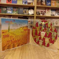 ZIG ZAG HANDS UP CD