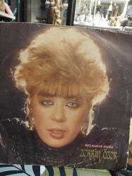 Zerrin ÖZER “Mutluluklar dilerim ” LP DÖNEM BASKI. 1984
