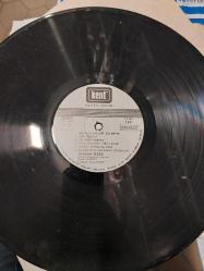 Zerrin ÖZER “Mutluluklar dilerim ” LP DÖNEM BASKI. 1984