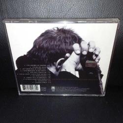 Cd Sting mercury falling albümü. Orijinal Avrupa baskı. Dinlemeyi etkilemeyen çizikler var. Sorunsuz çalışıyor.