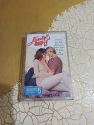 KUSCHELROCK 12 / KASET