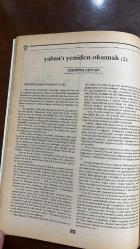 VARLIK EDİBİYAT VE SANAT DERGİSİ - SAYI: 1020 - EYLÜL 1992 -  YAŞAR NABİ NAYIR – EKİN NAYIR SAĞIROĞLU – FİLİZ NAYIR DENİZTEKİN – ENVER ERCAN – ÜNSAL OSKAY – J.L. BORGES – HULKİ AKTUNÇ – ERCÜMENT UÇARİ – SENNUR SEZER – ADALET AĞAOĞLU – MARTIN GOTTLIEB – MUZAFFER BUYRUKÇU – LI-KUNG-TSO – TEVFİK AKDAĞ – SULHİ DÖLEK – SALAH BİRSEL – DEMİRTAŞ CEYHUN – ÖZDEMİR İNCE – KAAN İNCE – RAMAZAN ÇEÇEN – CABİT ÖKMEN – VEDAT GÜNYOL – TURGAY NAR – BARLAS ÖZARIKÇA – ARSLAN KAYNARDAĞ – GÜLTEKİN EMRE – ATİLLA BİRKİYE – AHMET CEMAL – NURMURAD SARIBANOV – YUSUF HASANBEY – ENGİN AŞKIN – ALTAY ÖKTEM – TARIK DURSUN K. – METİN KARADAĞ – İLHAN MİMAROĞLU – ENDER MACUN – LEYLA ŞABİN – YALVAÇ URAL – FERİT AVCI - EDEBİYAT NASIL DÜŞLER GÖRÜYOR – DÜŞSEL VARLIKLAR – KADINLARIN DÜŞLERİ – ROMANTİK BİR VİYANA YAZI – POSTMODERNİZM – ZIPIR BİLMECELER – 100 OYUN - DÜŞLERİMİZ DE ÖZGÜRLÜĞÜNÜ YİTİREBİLİR HİKAYESİ, YAZAN : ÜNSAL OSKAY “DÜŞSEL VARLIKLAR KİTABI”NDAN HİKAYESİ, YAZAN : J.L. BORGES BORGES’İN “DÜŞSEL VARLIKL - 64 SAYFA