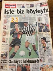 MİLLİYET GAZETESİ DOĞUM GÜNÜ HEDİYESİ - 17 EYLÜL 1998 -TAM TAKIM 36 SAYFADIR -Yaşar Kemal-Güngör Cıvaoğlu-Cem Yılmaz-Eli Kapuano-Onur Duyduk-Doğan Koloğlu-Ahmet Çakar-Halil Özer-Vedat Danacı-Hasan Şaş-Hagi-Yalçın Türk-Osman Öztokmak-Zafer Tokuş-Enis Yıldırım-Fotoğraf: Gökhan Cıgal-Fikret Bila-Rıza Sançar-Lütfü Karadağ-Uğur Özdemir-Ersümer-Richard Morningstar  G.Saray’ın zaferi-İmam hatipler gözden düştü-Para barışı-Yaşar Kemal’e ödül-BTV’ye 5 milyar ceza-Erozyon Dede’yi ağlatan manzara-Suriye’ye uyarı-İran’a güvence-Seçim ortada-Herkes Sarı-Lacivert-İşte biz böyleyiz-Galibiyet hakkımızdı-Löw’ün liderlik hesabı-Trabzon’da sessizlik-İşte okuma aşkı-Kadın gazeteciye kocadan işkence-Biricik oğlunun böbrek parasını zehire yatırdı-Bakü-Ceyhan inşaası yılsonunda-Dünya Bankası: Sorumluluk sahibi olun  Fırtına gibi-Beraraberliğe sevindiler-Grup lideri-Diyalog-Paniğe gerek yok-Löw’ün planı-Avrasya’da rekor-Maçın tenkitleri-Yazık oldu-Godzilla-Bravo size-Haftanın notları-Hasan Şaş sakatlandı-Taff