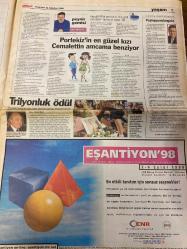MİLLİYET GAZETESİ DOĞUM GÜNÜ HEDİYESİ - 31 AĞUSTOS 1998 -TAM TAKIM 34 SAYFADIR -Osman K. Öymen-Ajan Warren Marik-Yılmaz-Ecevit-Burak-Gani Müjde-Zülfü Livaneli-Zafer Arapkirli-Muhammed El Fayed-Atilla Özsever-Bayram Yıldırım-Kamil Kocabaş-Mustafa Özbek-Necip Fazıl Kısakürek-Zehra Güngör-Atilla Öner-Mert Kutluğ-Rüya Sançar  CIA ajanının K.Irak itiraf-Yeltsin’in yetkileri kısıldı-Matiksiz çamaşır makinesi-Lizbon çıkarması-30 Ağustos coşkuyla kutladık-Yılmaz: Çakıcı kullanılmadı-Diyarbakır’da çirkin saldırı-Şarkı söyledik-G.Saray İstanbul beyi-Terim: Devrim yaptık-Ne Kocaeli Ne Trabzon-Portekiz’in en güzel kızı Cemalettin amcama benziyor-Trilyonluk ödül-Hükümetin gözü SSK fonlarında-MESS İş Kanunu’nu deliyor-Koreli metal işçisi direndi ve kazandı-Bunlar da para padişahı-Paylaşma kültürümüz yok-Yumurtalık ‘kanser’ limanı oldu-Çalışanın saati 1.7 dolar-Gurbetçilere acenta şoku-Yatırımcıya KKTC desteği  Apo şaka gibi bir şey-Yetkinin yüzde 70’i gitti-Çocuklara yasayla 12 saat uyku-Dev sancak