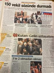 MİLLİYET GAZETESİ DOĞUM GÜNÜ HEDİYESİ - 30 MART 2000 -TAM TAKIM 34 SAYFADIR -Bülent Ecevit-Demirel-Çiller-Erbakan-Karaday-Çankaya-Fikret Bila-Yalçın Doğan-Doğan Heper-Derya Sazak-Meliha Okur-Güngör Cıvaoğlu-Mustafa Altıoklar-Ceylan-Sinan Çetin-Hasan Cemal-Denizli-Dino Zoff-Mehmet Çiftçi-Yaşar Saygı-Ediz Sırapınar-Ercan Güven-Ömer Üründül-Halil Özer-Hakan Şükür-Arif Erdem-Serdar Bilgili-Seba-Süleyman Seba-Rahmi Koç-Turhan Selçuk-Yasemin Congar-Güven Özalp-James Foley-Hayal Kınay-Leyla Zana-Bülent Ecevit-Zehra Bektaş-Ali Bektaş-Şükrü Kocaman-Gökçer Tahincioğlu-Melih Aşık-Ercan Akyol-İhsan Dörtkardeş-Andreas Ada-Rahmi Koç  Ecevit: Düşüneceğim-Adım adım köşk krizi-Hükümete güven bunalımı-Herkes sırat köprüsünde-Meclis’te kriz içinde kriz-Demirel krizi Ecevit’i sarstı-Satış için paniğe kapılmayın-Demirel: Elimden bir şey gelmez-Ambalajı yırtıldı-Fosforlu’yu dedikodu yıktı-5 yıldızlı hastane-Saray kurtarlandı-Sinema alanları-Hindistan’dan-El ele zafere-Cipte kabak tadı-İtalya formsuz-Terim ‘