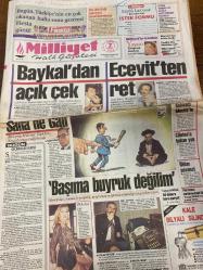 MİLLİYET GAZETESİ DOĞUM GÜNÜ HEDİYESİ - 17 ŞUBAT 1993 -SADECE 24 SAYFADIR -Deniz Baykal-Bülent Ecevit-Halit Oral-Hikmet Çetin-Yalçın Doğan-Tanju Çolak-İslam Yücel-Erdoğan Şenay-Ömer Üründül-Orhan Boran-Ayşen Kırca-Elif İlker-Mustafa Yalın-Aysun Kocadağ-Necdet Menzir-Tolga Şardan-Ali Sirmen-Ercan Altazlı  Baykal’dan açık çek-Ecevit’ten ret-Basıma buyruk değilim-F.Bahçe nefes kesti-Trabzon kaza yaptı-Oğuz ile Novak tartıştı-TV’de neşeli pazar-Daha iyi bilen varsa gelsin-Kamhi’nin tetikçisi Kuleli’den-Görünmeyen Adamın Maceraları-Güzel ve Çirkin-Jurassic Park-Vegas’ta Balayı-Zehirli Sarmaşık-Birkaç İyi Adam-Bodyguard-Köhne Bizans-Madonna-Evde Tek Başına 2-Harrison Ford Patriot Games  CHP Genel Başkanı Baykal SHP’ye birleşme çağrısı yaptı-DSP lideri Bülent Ecevit birleşmeye yanaşmadı-Menzir uyuşturucu operasyonlarıyla ilgili eleştirilere yanıt verdi-Sarıyer Fenerbahçe karşısında mağlup oldu-İkinci yarıda çabaları sonuç verdi-Orhan Boran TV programı sundu-Sibel Asna ve Ayşen Kırca televizyo