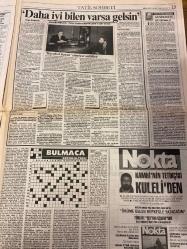 MİLLİYET GAZETESİ DOĞUM GÜNÜ HEDİYESİ - 17 ŞUBAT 1993 -SADECE 24 SAYFADIR -Deniz Baykal-Bülent Ecevit-Halit Oral-Hikmet Çetin-Yalçın Doğan-Tanju Çolak-İslam Yücel-Erdoğan Şenay-Ömer Üründül-Orhan Boran-Ayşen Kırca-Elif İlker-Mustafa Yalın-Aysun Kocadağ-Necdet Menzir-Tolga Şardan-Ali Sirmen-Ercan Altazlı  Baykal’dan açık çek-Ecevit’ten ret-Basıma buyruk değilim-F.Bahçe nefes kesti-Trabzon kaza yaptı-Oğuz ile Novak tartıştı-TV’de neşeli pazar-Daha iyi bilen varsa gelsin-Kamhi’nin tetikçisi Kuleli’den-Görünmeyen Adamın Maceraları-Güzel ve Çirkin-Jurassic Park-Vegas’ta Balayı-Zehirli Sarmaşık-Birkaç İyi Adam-Bodyguard-Köhne Bizans-Madonna-Evde Tek Başına 2-Harrison Ford Patriot Games  CHP Genel Başkanı Baykal SHP’ye birleşme çağrısı yaptı-DSP lideri Bülent Ecevit birleşmeye yanaşmadı-Menzir uyuşturucu operasyonlarıyla ilgili eleştirilere yanıt verdi-Sarıyer Fenerbahçe karşısında mağlup oldu-İkinci yarıda çabaları sonuç verdi-Orhan Boran TV programı sundu-Sibel Asna ve Ayşen Kırca televizyo