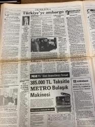 MİLLİYET GAZETESİ DOĞUM GÜNÜ HEDİYESİ - 17 ŞUBAT 1993 -SADECE 24 SAYFADIR -Deniz Baykal-Bülent Ecevit-Halit Oral-Hikmet Çetin-Yalçın Doğan-Tanju Çolak-İslam Yücel-Erdoğan Şenay-Ömer Üründül-Orhan Boran-Ayşen Kırca-Elif İlker-Mustafa Yalın-Aysun Kocadağ-Necdet Menzir-Tolga Şardan-Ali Sirmen-Ercan Altazlı  Baykal’dan açık çek-Ecevit’ten ret-Basıma buyruk değilim-F.Bahçe nefes kesti-Trabzon kaza yaptı-Oğuz ile Novak tartıştı-TV’de neşeli pazar-Daha iyi bilen varsa gelsin-Kamhi’nin tetikçisi Kuleli’den-Görünmeyen Adamın Maceraları-Güzel ve Çirkin-Jurassic Park-Vegas’ta Balayı-Zehirli Sarmaşık-Birkaç İyi Adam-Bodyguard-Köhne Bizans-Madonna-Evde Tek Başına 2-Harrison Ford Patriot Games  CHP Genel Başkanı Baykal SHP’ye birleşme çağrısı yaptı-DSP lideri Bülent Ecevit birleşmeye yanaşmadı-Menzir uyuşturucu operasyonlarıyla ilgili eleştirilere yanıt verdi-Sarıyer Fenerbahçe karşısında mağlup oldu-İkinci yarıda çabaları sonuç verdi-Orhan Boran TV programı sundu-Sibel Asna ve Ayşen Kırca televizyo