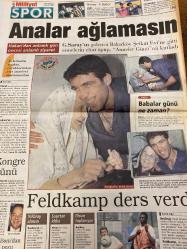 MİLLİYET GAZETESİ DOĞUM GÜNÜ HEDİYESİ - 8 MAYIS 1999 - TAM TAKIM 38 SAYFADIR -Yasemin Congar-Mehmet Çınar-Vural Savaş-Fikret Bila-Taha Akyol-Hakan Şükür-Vedat Danacı-Cengiz Malgir-Yalçın Doğan-Ercan Karakaş-Celal Doğan-H. Fehmi Güneş-Şahin Alpay-Tunca Bengin-Umur Talu-Ara Güler-Aydın Doğan-Doğan Hızlan-Birgit  Yakalama emri-Analar ağlamasın-Feldkamp ders verdi-Sosyal demokrat parti olamadık-Görüşler net değil-Solculuk sulandırıldı-Objektifin gururu  Eski kocasını bulduk ABD polisi Merve’yi arıyor-Teksas şerifleri Kavakçı’nın peşinde-Mahkeme kararı var-Baba: Ailece yalancılar-Teksas imamı-Merve’nin gizlediği evlilik-Başsavcı FP habis ur gibi-Meclis’te başladı Malatya’da sokağa taştı-Tahrikin sonu-Hakan Şükür Anneler Günü’nü kutladı-Babalar Günü ne zaman-Feldkamp ders verdi-Yıldıray alınsın-Şaşırtan iddia-Divan toplanıyor-Sosyal demokrasinin sorunları üzerine Ercan Karakaş Celal Doğan ve H. Fehmi Güneş değerlendirmelerde bulundu-Laiklik ve solculuk tartışıldı-Aydın Doğan Vakfı Görsel San