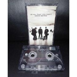 Kaset U2 all that you can't leave behind albümü. Orijinal