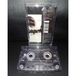 Kaset U2 all that you can't leave behind albümü. Orijinal