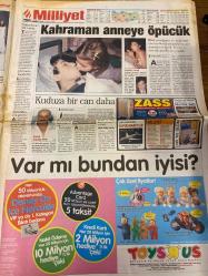 MİLLİYET GAZETESİ DOĞUM GÜNÜ HEDİYESİ - 8 OCAK 2000 - TAM TAKIM 32 SAYFADIR -Gülay Altay-Meral Tamer-Fikret Bila-Tunca Bengin-Hasan Cemal-Güngör Cıvaoğlu-Kadife Şahin-Senura Kardeşoğlu-Bilal Meşe-Atilla Gökçe-Ömer Üründül-Ahmet Çakar-Turay Ürme-Neslihan Cuyar-Turay İpek-Ufuk Türkoğlu-Ali Ayhaber-Sina Koloğlu-Tansel Semer-Meral Tamer  Yedek emeklilik-MİT: İdama dikkat-Postada kalan aşk-Yeni yılda eski Kartal-Taraftarımızla barıştık-Bayram şekerleri-Kahraman anneye öpücük-Kuduz’a bir can daha-Nükleersiz bayramlar-Dünya Bankası’ndan TEAŞ’a zehir zemberek mektup-TEAŞ neden zorda  SSK’ya ek olarak devlet teşvikli özel emeklilik getiriliyor-Bireysel emeklilik sistemi nasıl işleyecek-MİT’ten Apo’nun infazı hakkında dikkatli olunması yönünde rapor-Ecevit ve Bahçeli’den açıklamalar-Bir gencin posta kutusunda kalan aşk hikayesi-Tayfur’un golüyle Beşiktaş Göztepe’yi 2-1 yendi-Ertuğrul’dan tepki geldi-Bayram ekranlarında şovlar ve programlar yer aldı-Halil Kıvanç ve Bayram konukları ekranda yer al