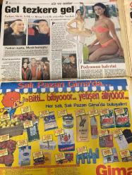 MİLLİYET GAZETESİ DOĞUM GÜNÜ HEDİYESİ - 18 OCAK 2000 - TAM TAKIM 30 SAYFADIR -Kadir Çelik-Melike Aşık-Sina Koloğlu-Hüseyin Velioğlu-Allende-Çağlar-Hasan Cemal-Zafer Arapkirli-Güngör Uras-Serkan Duygan Malina-Tarkan-Musti-Çelik-Beyaz-Sedat Ergin-Gürcan Bilgiç-Gürsel Göncü-Ayhan Sicimoğlu Canlı rezalet-Lider öldürüldü-Hizbullah’ın lideri Beykoz’daki çatışmada ölü ele geçti-Teröristler kaçırdıkları işadamlarının kredi kartlarını ele verdi-Sahte kimlik çıktı-İlaçtan da dev çıktı-Şili’ye solcu başkan-İnternette medya evliliği-İlaç gibi birleşme-Alpay adam değil-Sofuoğlu ile devam-Terim-Toshack gerginliği-TV’de seyretme anonsu-Gel tezkere gel-Podyumun balerini-Modada bahar-Haşhaş atağı-Kartal havlu attı-Beşiktaş derbi fakiri-İnternette medya evliliği takipte-Gözetimdeki 9 bankanın akıbeti meçhul-Nihami Yavuz-Kadir Şahin-Nedim Şener-Dr. Oşşık-Ecevit-Murat Uğur Burus-Pınar Aktaş-Ahmet Çetiner-Nezih Gürel-Ferhan Şensoy-Nejat Uygur Türkiye haşhaş atağına kalkıyor-Kapatılan tarım kurumları dönüy