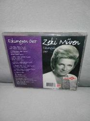 Cd Zeki Müren eskimeyen dost. Orijinal. Türküola. Dinlemeyi etkilemeyen çizikler var. Sorunsuz çalışıyor.