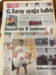 MİLLİYET GAZETESİ DOĞUM GÜNÜ HEDİYESİ - 3 EYLÜL 1998 - TAM TAKIM 32 SAYFADIR -Mesut Yılmaz-Deniz Baykal-Gürbüz Çapan-Alaattin Çakıcı-Hasan Pulur-Harun Gürek-Önder Yılmaz-Zülfikar Doğan-Şeref Oğuz-Abbas Güçlü-Onay Yılmaz-Tamer Heper Bankalara 900 trilyonluk nefes-Uyuşturucu ajanları-Bilgi şöleni başladı-G.Saray ayağa kalktı-Denizli’nin 8 bankosu-Burs isteyen çok veren yok-Uyuşturucuda NİT dönemi-Son yolculuk-Sarhoşun mangalı mahalle yakıyordu-Bankalar istediklerini aldı-Sakıp Sabancı-Osman Pezer-Hamdi Dumlupınar-Hamdi Yasak Genel seçimi ertelemek lazım-Gelişen piyasaların hızlı hisseleri-Çapan’a varoş kurşunu-Sakık’tan PKK’ya silah bırakın çağrısı