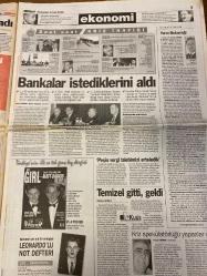 MİLLİYET GAZETESİ DOĞUM GÜNÜ HEDİYESİ - 3 EYLÜL 1998 - TAM TAKIM 32 SAYFADIR -Mesut Yılmaz-Deniz Baykal-Gürbüz Çapan-Alaattin Çakıcı-Hasan Pulur-Harun Gürek-Önder Yılmaz-Zülfikar Doğan-Şeref Oğuz-Abbas Güçlü-Onay Yılmaz-Tamer Heper Bankalara 900 trilyonluk nefes-Uyuşturucu ajanları-Bilgi şöleni başladı-G.Saray ayağa kalktı-Denizli’nin 8 bankosu-Burs isteyen çok veren yok-Uyuşturucuda NİT dönemi-Son yolculuk-Sarhoşun mangalı mahalle yakıyordu-Bankalar istediklerini aldı-Sakıp Sabancı-Osman Pezer-Hamdi Dumlupınar-Hamdi Yasak Genel seçimi ertelemek lazım-Gelişen piyasaların hızlı hisseleri-Çapan’a varoş kurşunu-Sakık’tan PKK’ya silah bırakın çağrısı
