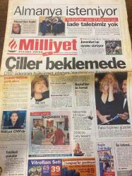 MİLLİYET GAZETESİ DOĞUM GÜNÜ HEDİYESİ - 28 KASIM 1998 - TAM TAKIM 38 SAYFADIR -Mesut Yılmaz-Gerhard Schröder-Massimo D’Alema-Tansu Çiller-Sema Emiroğlu-Zehra Güngör-Fevzi Aksoy-Togay Bayatlı-Toshack-Mustafa Denizli-Hülya Avşar-Nurdan Akmer-Ziya Küçüker-Cenk Başlamış-Hasan Pulur-Lejla Atişman-Sadrettin Kaya-İbrahim Yüksel Almanya istemiyor-Çiller beklemede-Dalai Lama sürgündeki lider-İki yüzlü Juventus-Toshack yine suçladı-Benden iyisi yok-Yolsuzluk bizde de var-Erdal İnönü kararını verdi Yokum-Nicolas Cage-Gary Sinise-Cem Yılmaz-Mazhar Alanson-Jamie Lee Curtis-Samuel L. Jackson-Kevin Spacey-Turhan Selçuk-Fikret Bila-Zehra Güngör-Ferit Demir-Melih Aşık-Ercan Akyol-Yalçın Doğan-Hasan Cemal-Ayşegül Aydıngün-Mehmet Burucu-C. Hüsnü Erkan Yılan Gözler-Her Şey Çok Güzel Olacak-Korku Bayramı-Arabulucu-Şaşırtan açıklamalar-Bosna usulü yargılama-Öcalan intihar ederdim-Terörün tanığı Sakık-PKK katliamlarına internette site-Protesto türbesi