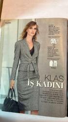 BURDA ELBİSE PATRONLU DERGİ - OCAK 2017 - MEHMET Y. YILMAZ - BERNA ÖZBEN AKIN - ÖZGÜR ALEV TEZCANLI - SELMA ÖVET BERBER - GÜLDEREN PAMİR - ERDAL İPEKEŞEN - YEŞİM DENİZEL - FERİT ÖZKAŞIKÇI - ORHAN TAŞKIN - DİDEM KURUCU - SERVET KAVASOĞLU - SEREN ÜRÜN - KORAY BİLİCİ - NESLİHAN CAN - EBRU ELÇİ - HÜLYA HANKENDİ - NUSRET KIRIMLIOĞLU - SEZİNUR BALIKÇIOĞLU - DİLEK ÜNLÜ - MARIOLINA SICLARI - JULIA MUND - MICHAEL NEUWIRTH - GORAN VUKOTA - MARION BADOLLE-FEICK - CHRISTINA BRESLER - JEANNINE SOELDNER - SALVATORE ZAMMUTO - 2017 MODASI - İYİ UYKULAR YATAK KIYAFETLERİ - HOBİ EL İŞİ EŞARP BOYAMA - OFİS ŞIKLIĞI - ÇOCUKLARA GÖSTERİ KOSTÜMLERİ - SPOR MODASI - DİKİŞ OKULU GÜDERİ CEKET - DRAPELİ BLUZ - BLAZER - KALEM ETEK - KLAS İŞ KADINI - MOTORCU CEKETİ - KLASİK ELBİSE - 132 SAYFA