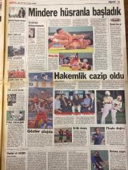 MİLLİYET GAZETESİ DOĞUM GÜNÜ HEDİYESİ - 9 EYLÜL 1998 - TAM TAKIM 32 SAYFADIR -Mesut Yılmaz-Güneri Cıvaoğlu-Vahap Yazaroğlu-Bülent Ecevit-Hikmet Çetinkaya-Şenes Erzik-Tuncay Şen-Doğan Koloğlu-Kartal Yiğit-Yalçın Türk-Erhan Telli-Ömür Avcı-Zafer Akarpınar-Zeki Domag-Meriç Müldür-Atilla Türker-Ferhani Özgüler-Cenk Başlamış-Zülfikar Doğan-Zekeriya Temizel-Cindy Crawford-Ortadoğu misyonu-Gül’den türban şov-Yüzyılın sefaleti-ABD’ye Türk çıkarması-Süper Lig bir hayal-Centilmen İrlandalı-Alpay’a 5 maç ceza-Parma’yı unutun-İnönü’de süper gece-Mindere hüsranla başladık-Hakemlik cazip oldu-Türkiye Kupası günü-Gözler plajda-Tekvandoda süper randevu-Kritik rövanş-Finale doğru-Fırtına start-Terim’in Hakan korkusu-Milne tatlı-sert-Manchester depremi-Denizli şoke oldu-Emekli aylığı=1 litre yağ-Rusya hapşırdıkça biz titremeyelim-İnsani kalkınmada 69’uncuyuz