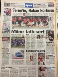 MİLLİYET GAZETESİ DOĞUM GÜNÜ HEDİYESİ - 9 EYLÜL 1998 - TAM TAKIM 32 SAYFADIR -Mesut Yılmaz-Güneri Cıvaoğlu-Vahap Yazaroğlu-Bülent Ecevit-Hikmet Çetinkaya-Şenes Erzik-Tuncay Şen-Doğan Koloğlu-Kartal Yiğit-Yalçın Türk-Erhan Telli-Ömür Avcı-Zafer Akarpınar-Zeki Domag-Meriç Müldür-Atilla Türker-Ferhani Özgüler-Cenk Başlamış-Zülfikar Doğan-Zekeriya Temizel-Cindy Crawford-Ortadoğu misyonu-Gül’den türban şov-Yüzyılın sefaleti-ABD’ye Türk çıkarması-Süper Lig bir hayal-Centilmen İrlandalı-Alpay’a 5 maç ceza-Parma’yı unutun-İnönü’de süper gece-Mindere hüsranla başladık-Hakemlik cazip oldu-Türkiye Kupası günü-Gözler plajda-Tekvandoda süper randevu-Kritik rövanş-Finale doğru-Fırtına start-Terim’in Hakan korkusu-Milne tatlı-sert-Manchester depremi-Denizli şoke oldu-Emekli aylığı=1 litre yağ-Rusya hapşırdıkça biz titremeyelim-İnsani kalkınmada 69’uncuyuz