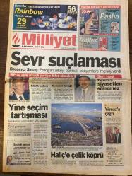 MİLLİYET GAZETESİ DOĞUM GÜNÜ HEDİYESİ - 5 EYLÜL 1998 - TAM TAKIM 34 SAYFADIR -Vural Savaş-Tayyip Erdoğan-Mesut Yılmaz-Bülent Ecevit-Süleyman Demirel-Tansu Çiller-Vahap Yazaroğlu-Güneri Cıvaoğlu-Mustafa Denizli-Hami Mandıralı-Turgay Demir-Bilal Meşe-Togay Bayatlı-Gürcan Bilgiç-Ömür Avcı-Fevzi Aksoy-Erhan Telli-Sina Koloğlu-Feray Öztürk-Birsen Altuntaş-Erman Şener-Atila Başpınar-Erman Atar-Hasan Örkeş-Gürbüz Çapan-Kurt İdris-Mahmut Yıldırım-Misail Son-Suat Sökmen-Tuncay Mahtem-Cantürk Yeğen-Sedat Peker-Erol Ercil-Sevr suçlaması-Yine seçim tartışması-Haliç’e çelik köprü-Haydi el ele 2000’e-Denizli: Bugün bayram-Beşiktaş tek yumruk-G.Saray’da olağanüstü hal-Tehlikeli viraj döneriz-Tekel 2000 vurgunu-Çapan’da Kürt İdris bağlantısı-Yeşil ve Sarı’ya yakalama emri-Şov ve dizi ağırlıkta - İdil Koleksiyon