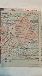 BURDA ELBİSE PATRONLU DERGİ -AĞUSTOS 2013 - BERNA ÖZBEN AKIN – ÖZGÜR ALEV TEZCANLI – HANNELORE AZRAK – GÜLDEREN PAMİR – SELMA ÖVET BERBER – ERDAL İPEKEŞEN – YEŞİM DENİZEL – FERİT ÖZKAŞIKÇI – ORHAN TAŞKIN – DİDEM KURUCU – SERVET KAVASOĞLU – VIKI HABIF – NIL ERTAN AYDEMİR – TUĞBA ALTINBAŞ – PINAR CAN – DENİZ K. ÇAKMAKÇI – NUSRET KIRIMLIOĞLU – NESLİHAN SADIKOĞLU – SEZİNUR BALIKÇIOĞLU – VANESSA NOETZEL – MICHAEL NEUWIRTH – GORAN VUKOTA – MARION BADOLLE-FEICK – MARIOLINA SICLARI – JEANNINE SOELDNER – SALVATORE ZAMMUTO - SONBAHAR TRENDLERİ: ETEKLİ VE BEBE YAKALI BLUZ, MİNİ MANTO, MAKSİ ELBİSE, KISA PELERİN – RENK BLOKLARI VE LEOPAR DESENİ – STİL İHLALİ: FARKLI PARÇALARIN GİZLİ UYUMU – ROMANTİZM MODASI: DANTEL, FIRFIR, DERİ, ORGANZE – GÜNLÜK GİYİM: RENKTE VE BİÇİMDE MİNİMALİZM – 40’LI YILLAR TARZINDA BÜYÜK BEDEN MODELLERİ – DEKORASYON: EVDE YAZ HAVASI DEVAM ETSİN – KUMAŞ BİLGİLERİ: DENIM, DEGRADE, DOLMA KOL, DRAPE – MODA TARİHİ: DANDY STİLİ – TEFAL AUTO-CONTROL ÜTÜ TEKNO –  TAM TAKIM 92 SAYFA