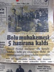 Cumhuriyet Gazetesi - 17 Mayıs 1946 - dünyayı saran istikrarsızlık içinde vazifemiz yazan  Abidin Daver Başmakale - Dörtler Konferansı dün öğleden sonra dağıldı - eski İngiliz bakanı Eden'in demeci dünya muvazenesini kaybetmiş haldedir - bolu'daki muhakemenin son celselerinde şahitler dinlenirken fotoğraf - Bolu muhakemesi 5 haziran'a kaldı - Mareşal Antonescu halk mahkemesinde vasiyetnamesini okudu - talebeler arasında model uçak yarışı - milli korunma kanunu kaldırılabilir mi yazan Profesör Ziyaeddin Fahri Fındıkoğlu - Sonsuz panayır yazan Halide Edip Adıvar Yazı Dizisi - Milli Şef İsmet İnönü Belgrad büyükelçimiz Tevfik Kamil Koperleri kabul buyurdular - Yunanistan faşistliğe doğru kayıyormuş - Yunan caz yıldızları Vlahopulu ve Yanis Spartakos Taksim belediye gazinosunda - M. Çakır Yenikapı Gazinosu Yarın akşamdan itibaren Yaz mevsimine başlayacaktır - Suzan Yakar Safiye Tokay Hacer Buluş Salahattin Pınar Necati Tokyay Besim Hoşses Gecesi İçin Şen Bahçe aile gazinosunda