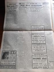 Cumhuriyet Gazetesi - 7 İkincikanun (Ocak) 1943 - müttefikler arası fikir anlaşmazlığı mı Cumhuriyet Başmakale - Rus Alman harbi'nde bir Alman İleri mevziii ateş esnasında fotoğraf - Varlık vergisi borcunu vermeyen vergi mükellefleri - şark cephesinde bütün cephe boyunca çok şiddetli muharebeler oluyor - bir Alman gazetesi Türkiye bu savaşın galipleri arasındadır - fakir halka ucuz ekmek - Dün mecliste beyanatta bulunan Ticaret Vekili Behçet Uz fotoğraf - çok mühim bir kanun layihası - Şimali Afrika'da bir Mihver motorlu kolu tayyarelerin himayesi altında ilerliyor fotoğraf - Von Papen geri mi çağırılıyor - beyazıt'ta tesis edilen çocuk bakımevinde şimdilik 22 yavruya bakılıyor Fotoğraf - Katalin Karady Cürmümeşhud ses sinemasında - askeri vaziyet yazan H. Emir Erkilet Yazı Dizisi - Balcı hanı yangını tahkikatı bitti - cambazhane perisi saray sinemasında - Clark Gable silah altında fotoğraf - Abdurrahman Naci Demirağın Kızılay'a bir teberru - Tahran'da gazetelerin çıkması yasak mı