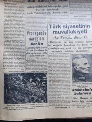 Cumhuriyet Gazetesi - 24 Eylül 1942 - Finlandiya ayrı sulh yapabilir mi Cumhuriyet Başmakale - ihtikar suçluları Adliye vekaleti cezaları hafif buluyor - hariciye vekilimiz Numan Menemencioğlu dün ameliyat oldu fotoğraf - ihtikar ile mücadele ithalat eşyasının yüzde ellisi memurlara dağıtılacak - mühim bir karar memurlara elbiselik kumaş ve eşya tevzi olunuyor - pirinç derdimiz - ihtikara yataklık eden bütün buzhaneleri kapatalım - Alman harp tebliği kafkasya'da Rus müdafaa hattının yıkılması bekleniyor - Sovyet harp tebliği Alman Kuvvetleri Stalingrad'ın birçok sokaklarını işgal etti - Alman piyadeleri Stalingrad cenubunda bir kasabaya hücum ediyorlar fotoğraf - Stockholm'e bakılırsa Hitler Mareşal Von Bock'a izin vermiş - propaganda savaşları Berlin - Le Temps Türk siyasetinin muvaffakiyeti hakkında diyor ki - Memnu Meyva filmi Lale sinemasında - kan vergisi İpek sinemasında - eski Osmanlılarda tiyatro Yazan İsmail Hami Danişmend - Kar İzleri Örttü yazan Henri Bordeaux yazı dizisi