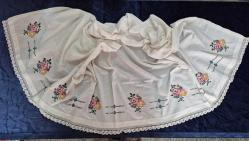 38 KANAVİÇE İŞLEMELİ ETEK 95 X 200 CM.