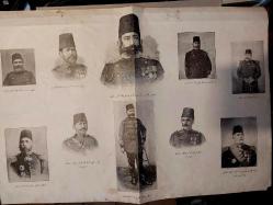 Osmanlı Yunan Savaşı 1897 Tarihli Orijinal Dönemi LE PETİT PARISSIEN Fransızca Dergi ve Savaşı Idare Eden Üst Rütbeli Komutanların O Dönem Afişi.. 30 MAYIS 1897 Tarihli dergi kapağında  Edirne Hümayun-u Müşir'i  Edhem Paşa ve Komutanlar. Afişte Edhem Paşa ve Diğer Komutanlar var.. Osmanlı Yunan Savaşı Madalya ve Beratı Yanında Güzel Bir Lot Olur. KOLEKSİYONLUK ÜRÜNLER..